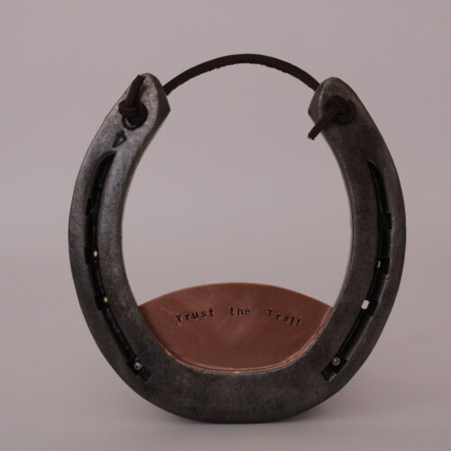 Plaque Horseshoe “Trust the Trail”